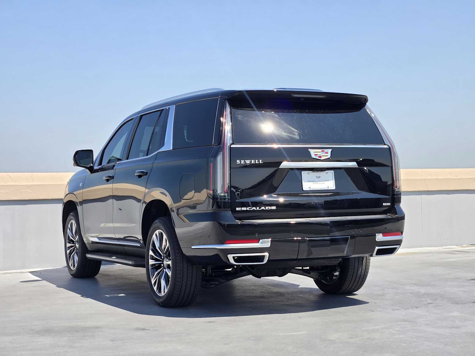 2025 Cadillac Escalade Premium Luxury photo 2