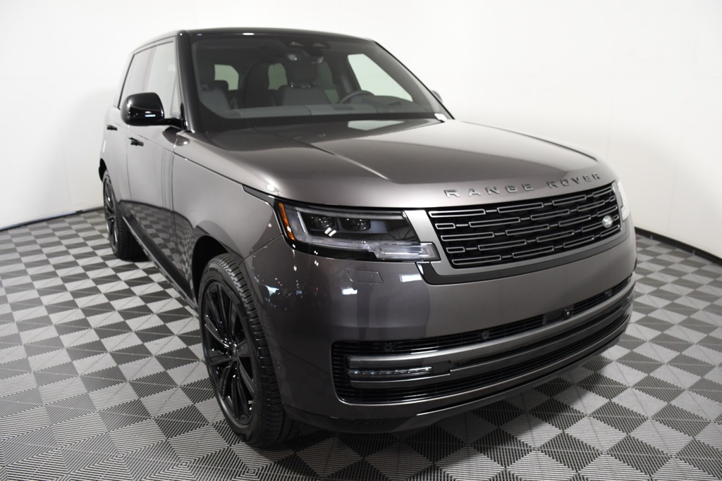 2025 Land Rover Range Rover SE photo 8