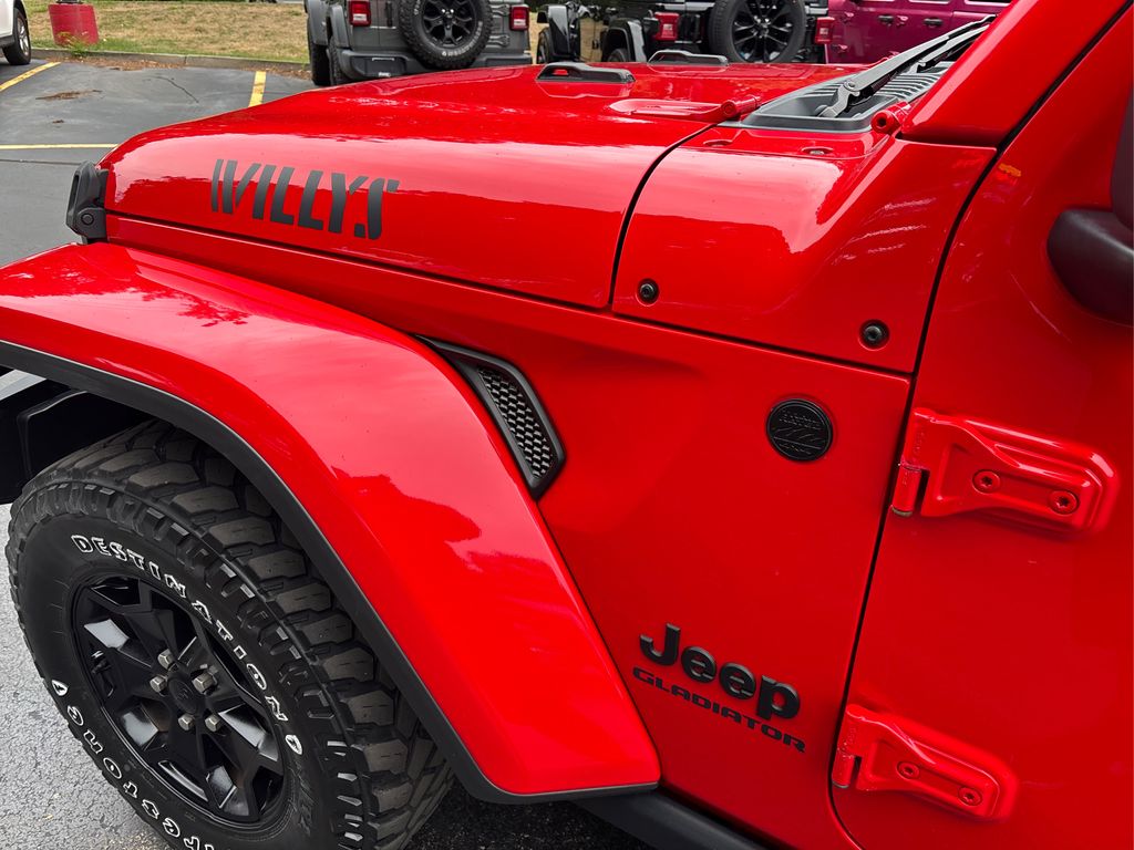 2021 Jeep Gladiator Sport photo 13
