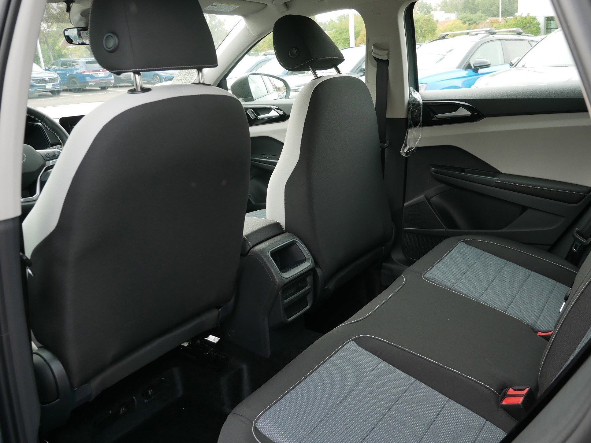 2025 Volkswagen Taos S photo 3