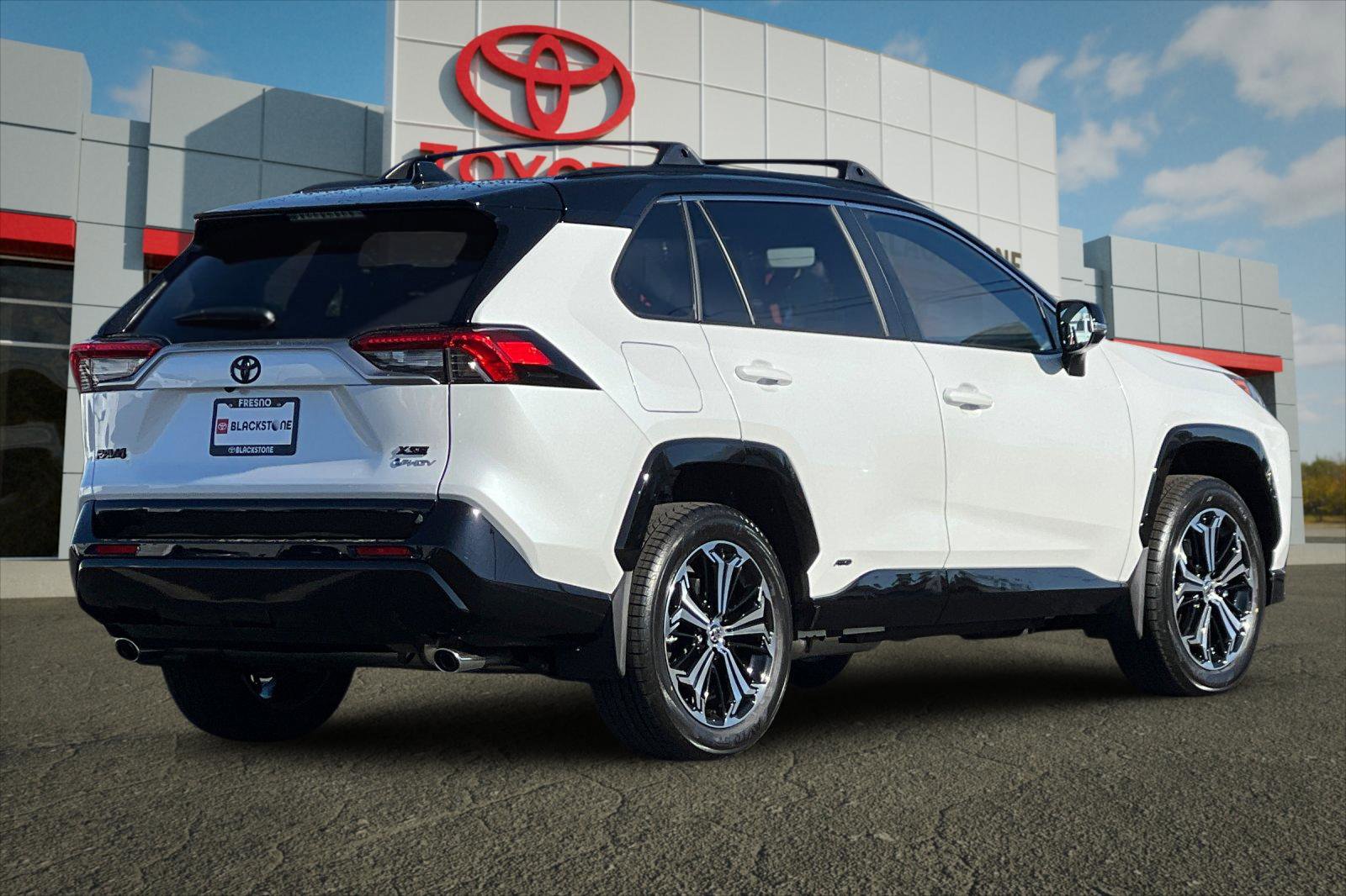 2025 Toyota RAV4 Hybrid XSE photo 2