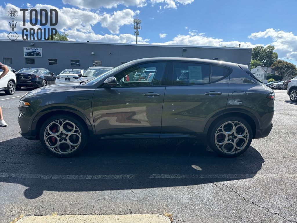 2024 Alfa Romeo Tonale Veloce photo 2