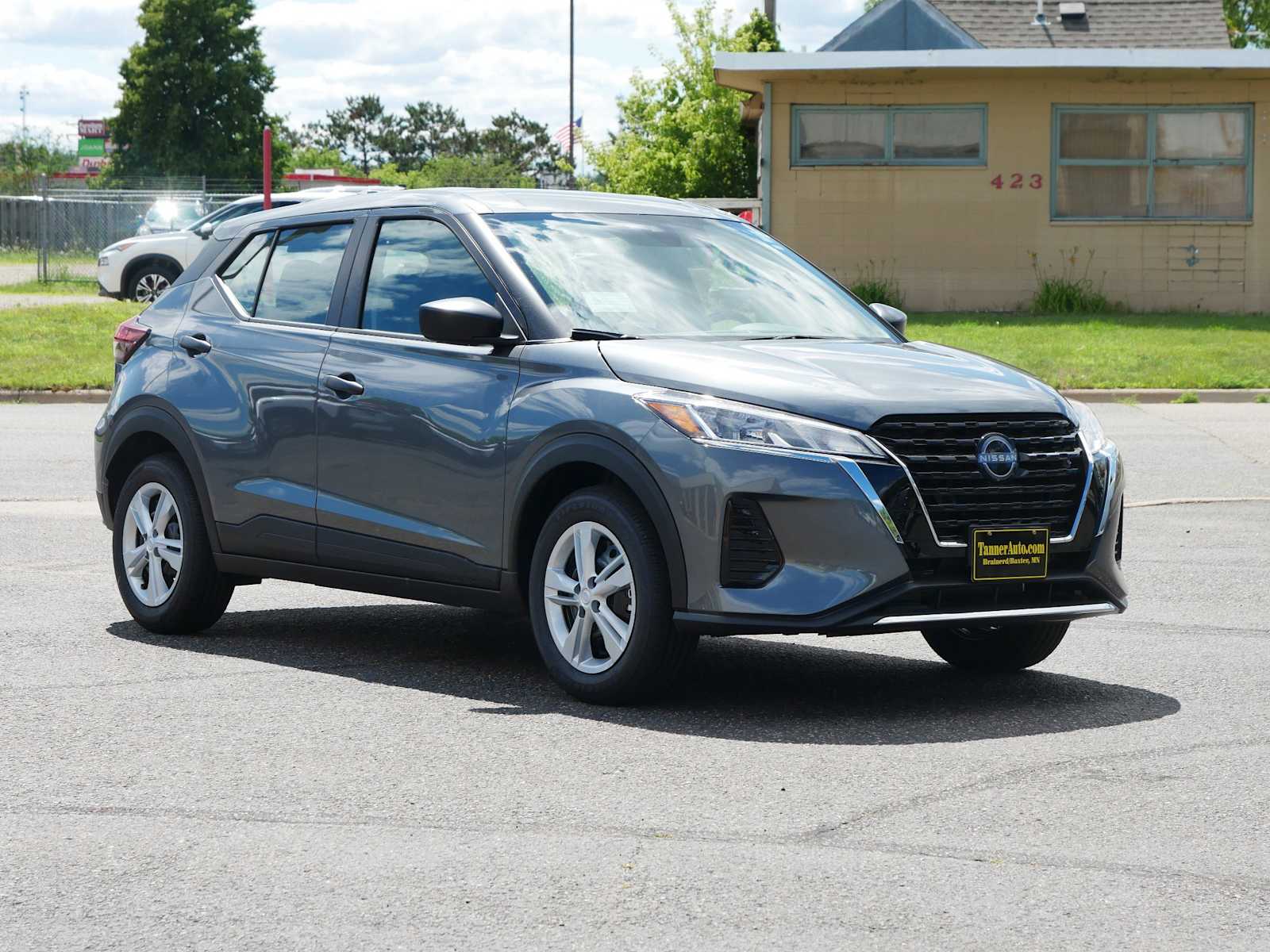 2025 Nissan Kicks Play S photo 3