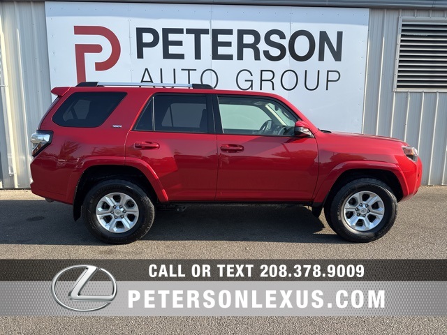 2022 Toyota 4Runner SR5 photo 3