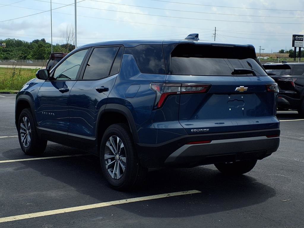 2026 Chevrolet Equinox LT photo 4