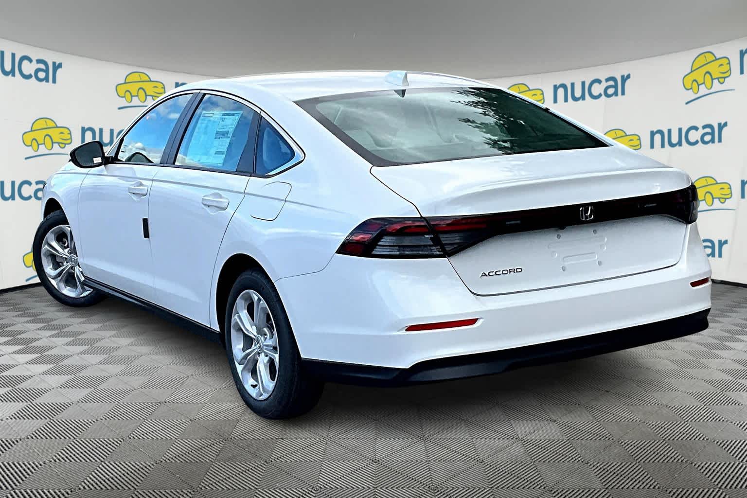 2025 Honda Accord LX photo 4