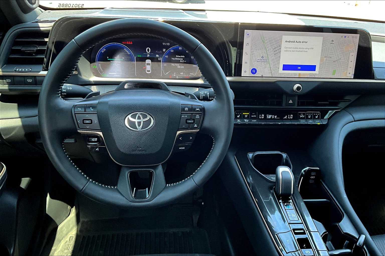2025 Toyota Crown Platinum photo 5