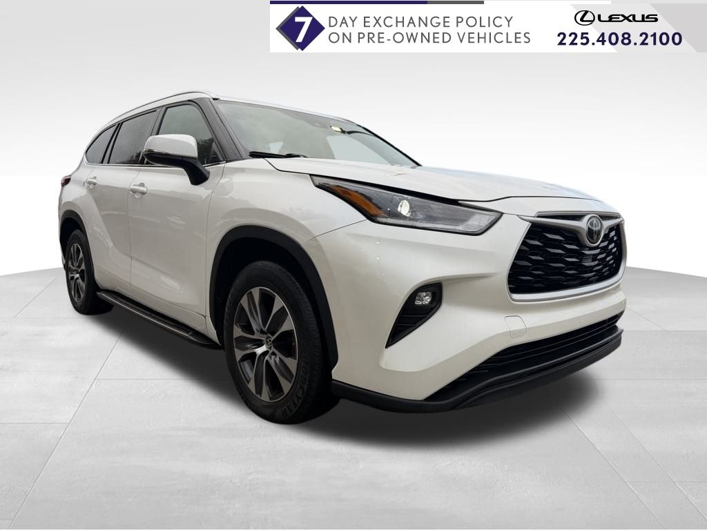 2021 Toyota Highlander XLE's photo