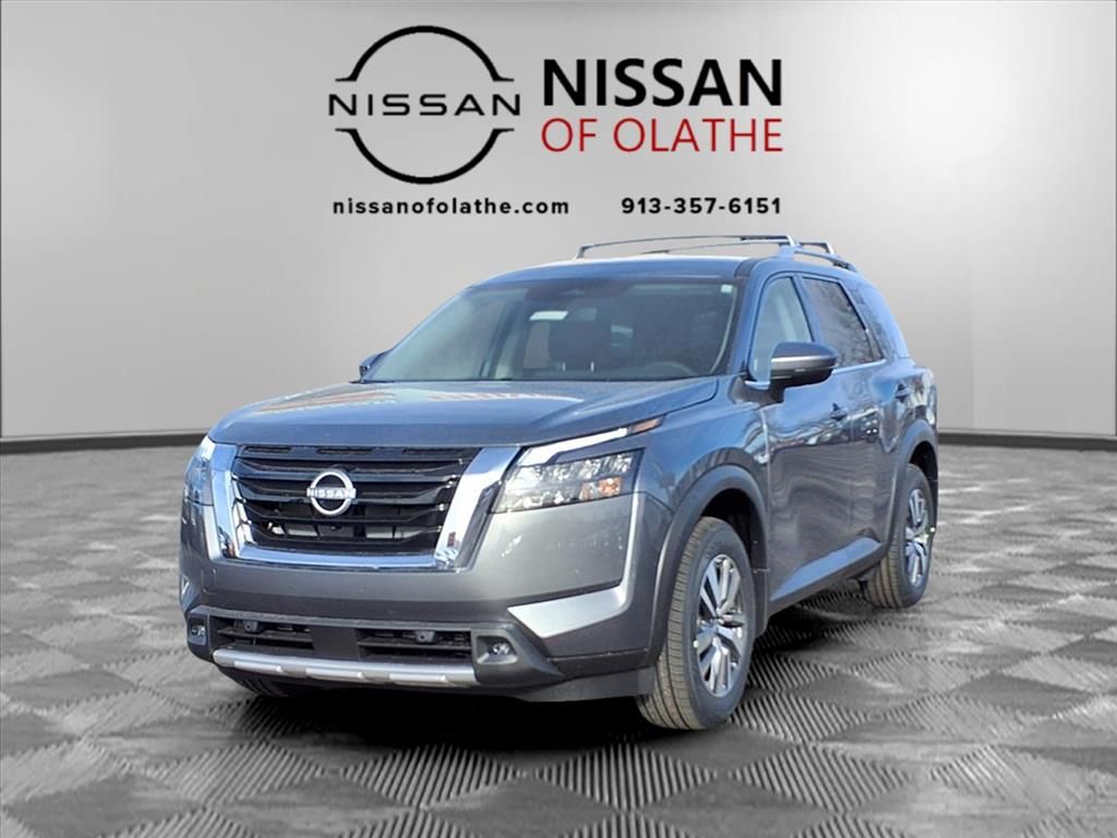 2025 Nissan Pathfinder SL's photo