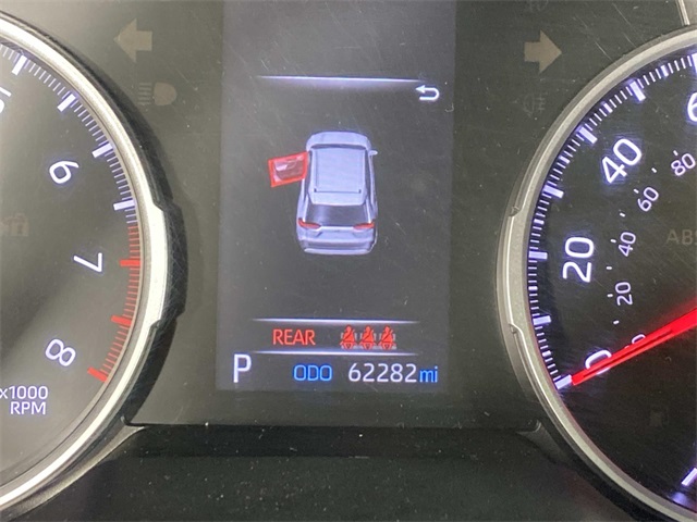 2021 Toyota RAV4 LE photo 18