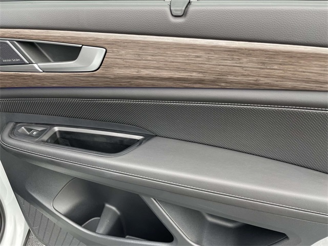 2024 Volkswagen Atlas SEL Premium R-Line photo 10