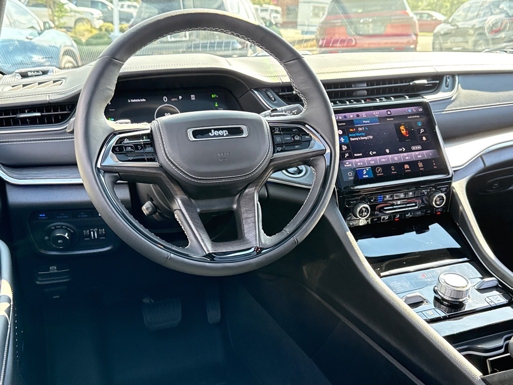 2024 Jeep Grand Cherokee Overland 4xe photo 4