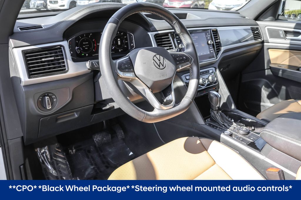 2022 Volkswagen Atlas Cross Sport V6 SE Technology photo 3