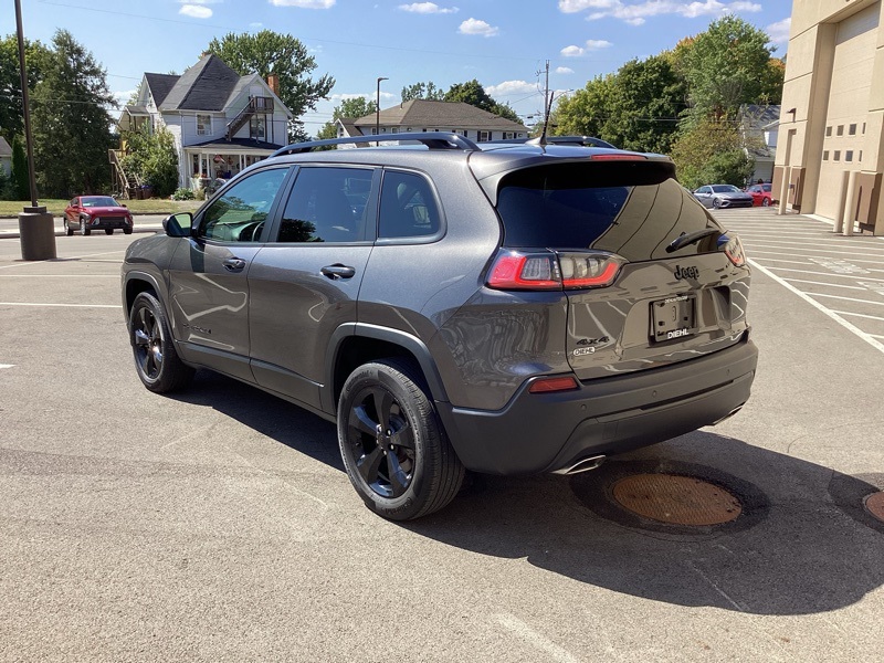 2020 Jeep Cherokee Altitude Sport photo 3
