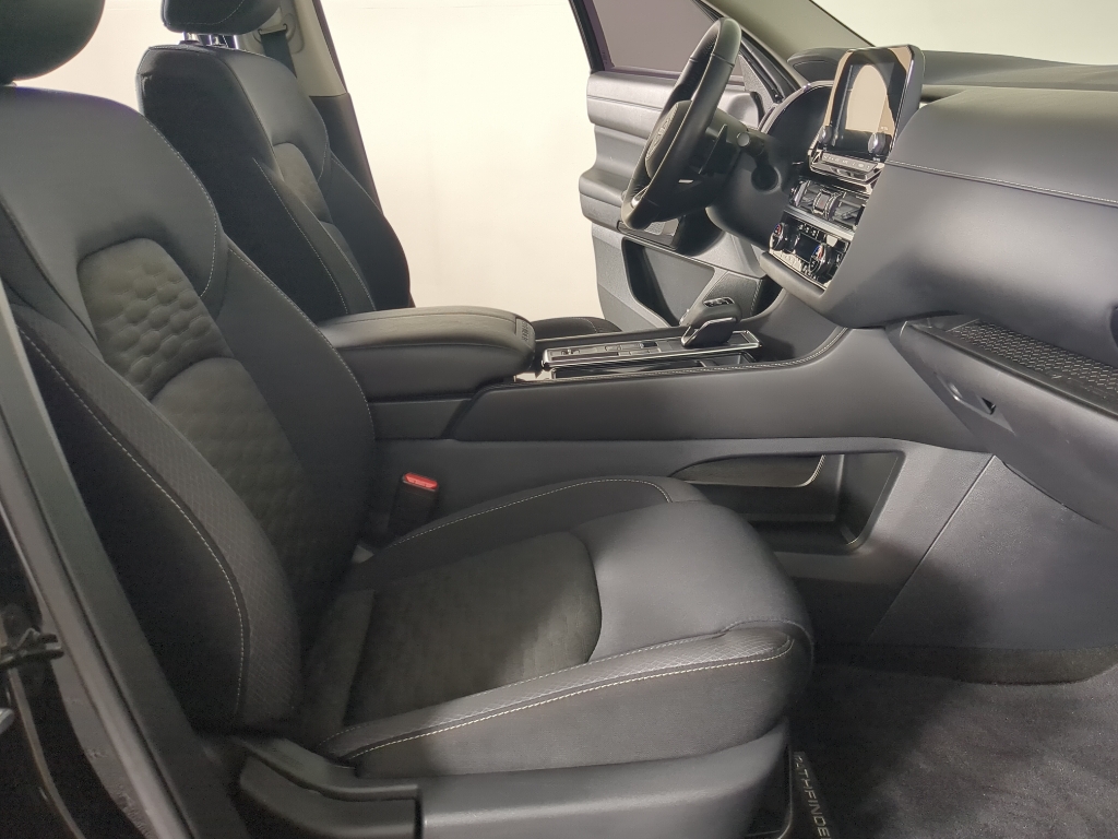 2024 Nissan Pathfinder SV photo 15
