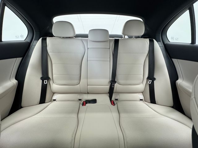 2025 Mercedes Benz C 300 photo 7
