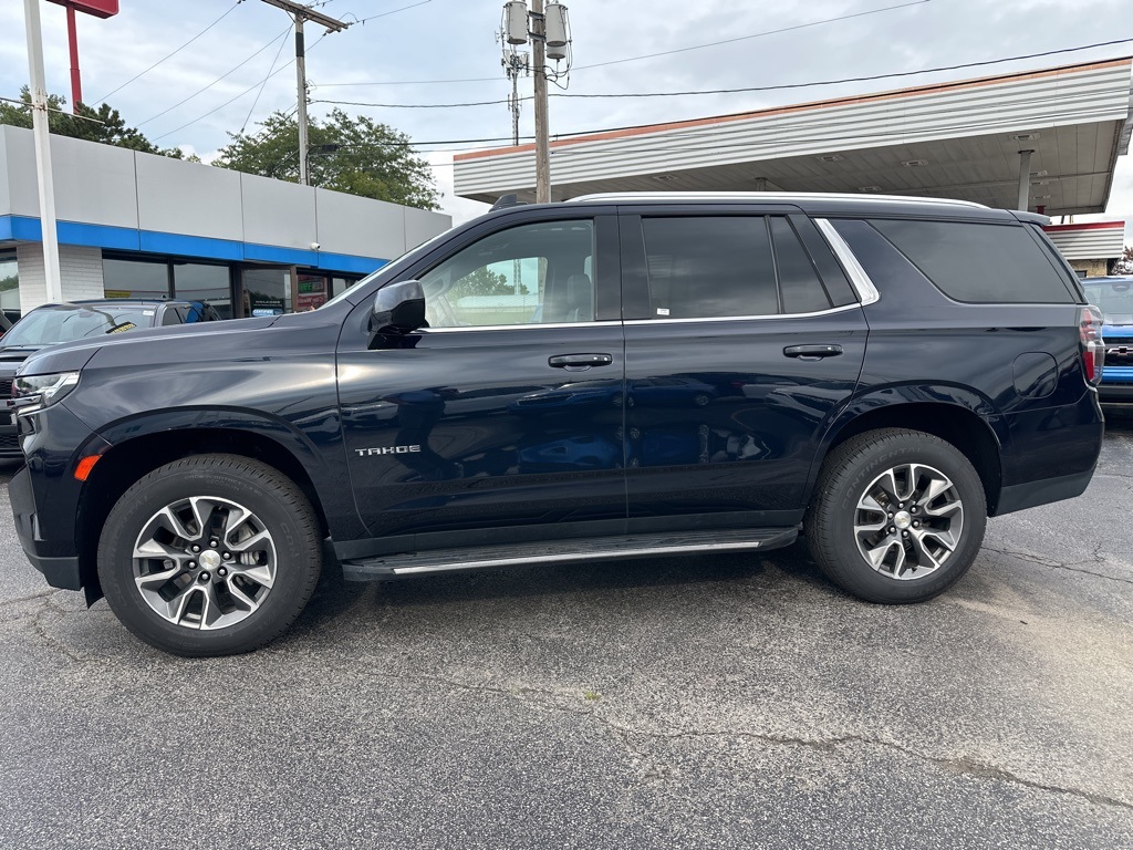 2021 Chevrolet Tahoe LT photo 2