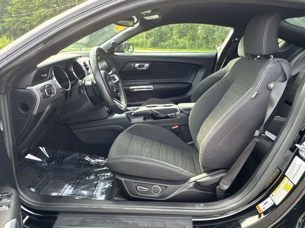 2017 Ford Mustang GT photo 13