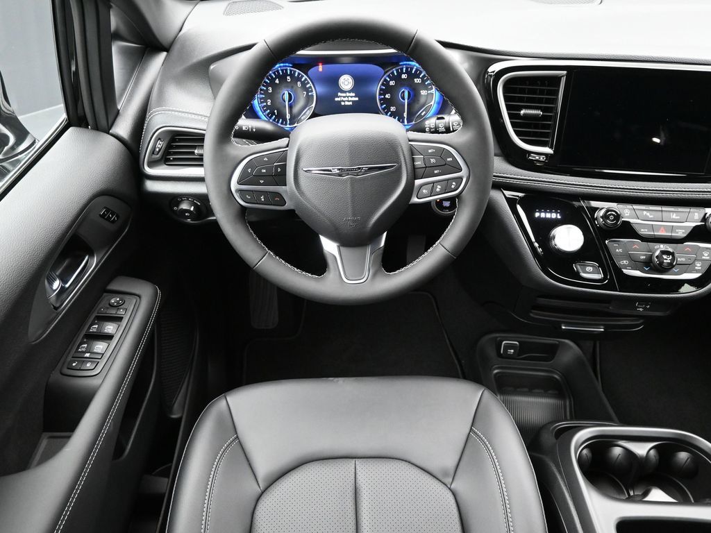 2026 Chrysler Pacifica photo 11