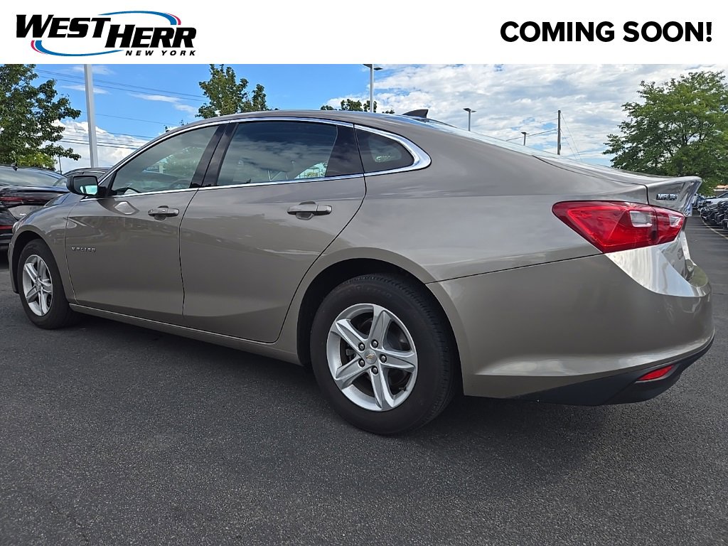 2022 Chevrolet Malibu photo 3