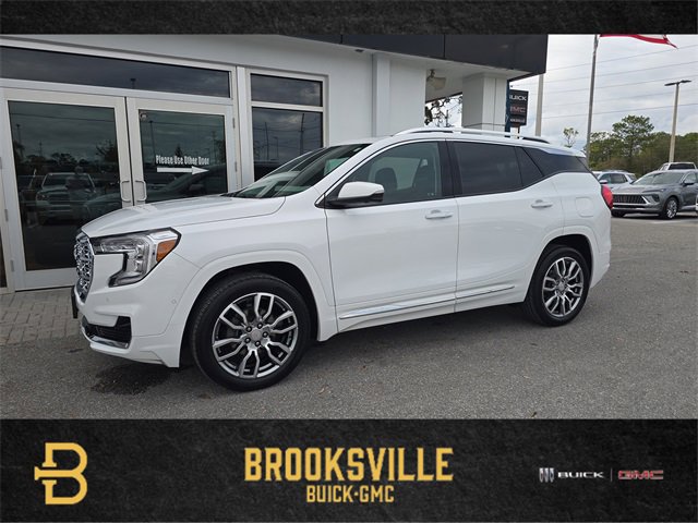 2023 GMC Terrain Denali's photo