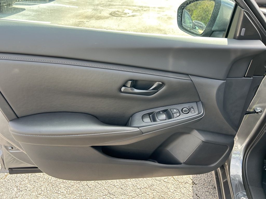 2025 Nissan Sentra S photo 10