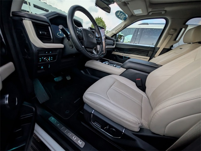 2024 Ford Expedition MAX Platinum photo 5