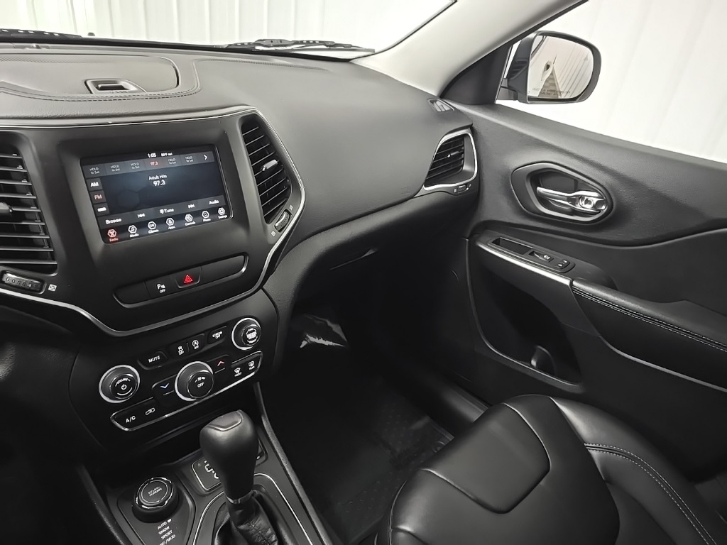 2020 Jeep Cherokee Latitude photo 24