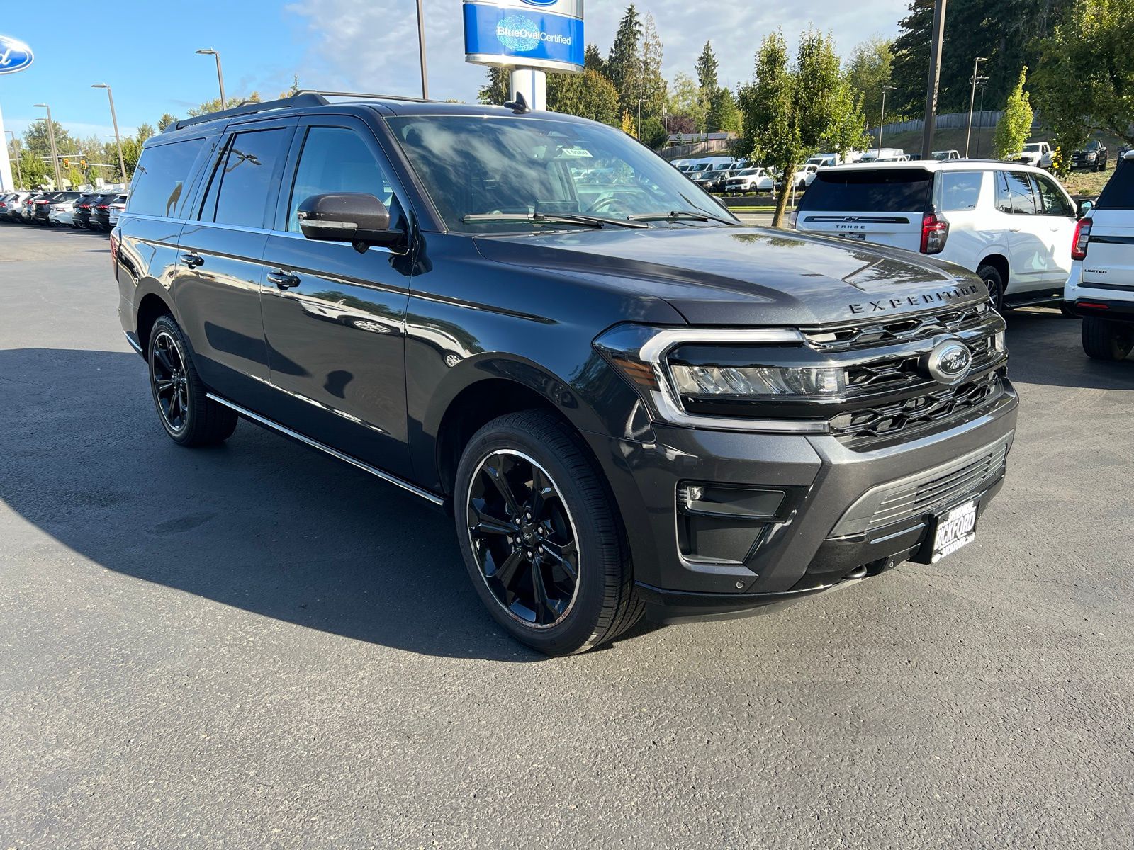 2022 Ford Expedition MAX Limited photo 2
