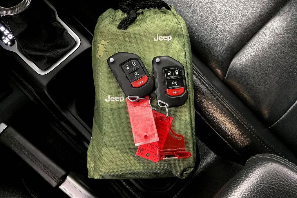 2021 Jeep Wrangler Unlimited Sahara Altitude photo 12