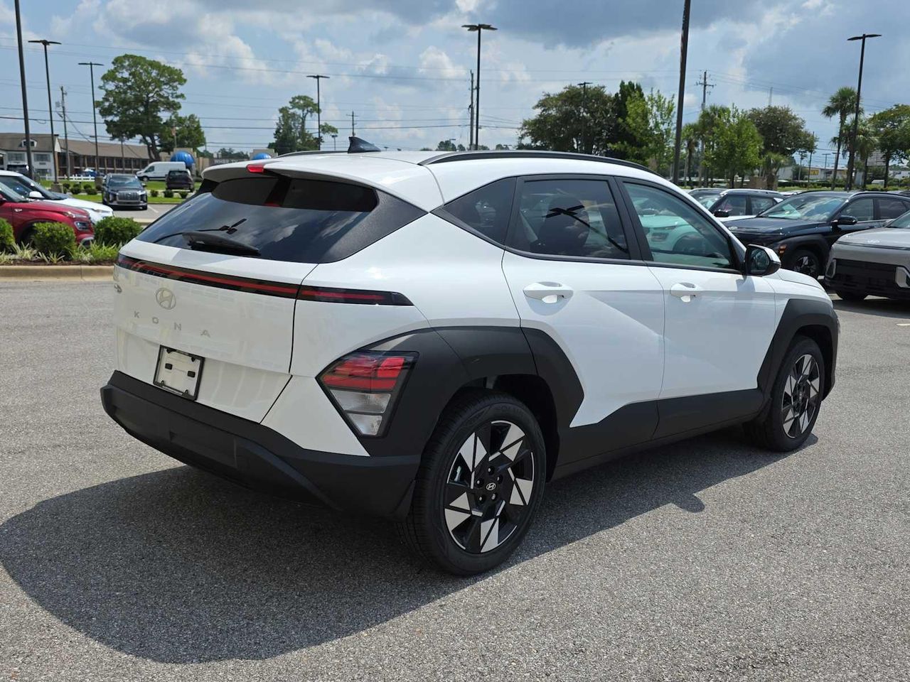 2025 Hyundai Kona SEL photo 6