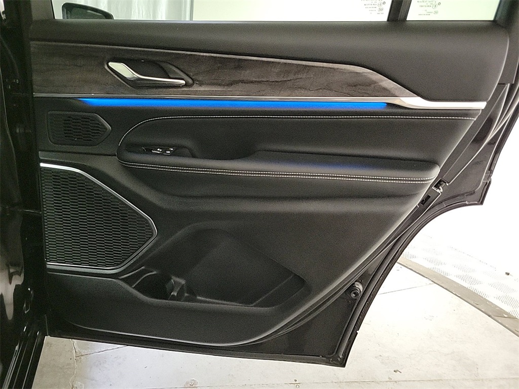 2024 JEEP GRAND CHEROKEE L - Image 23