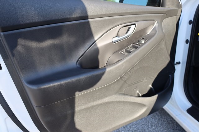 2018 Hyundai Elantra GT Base photo 35
