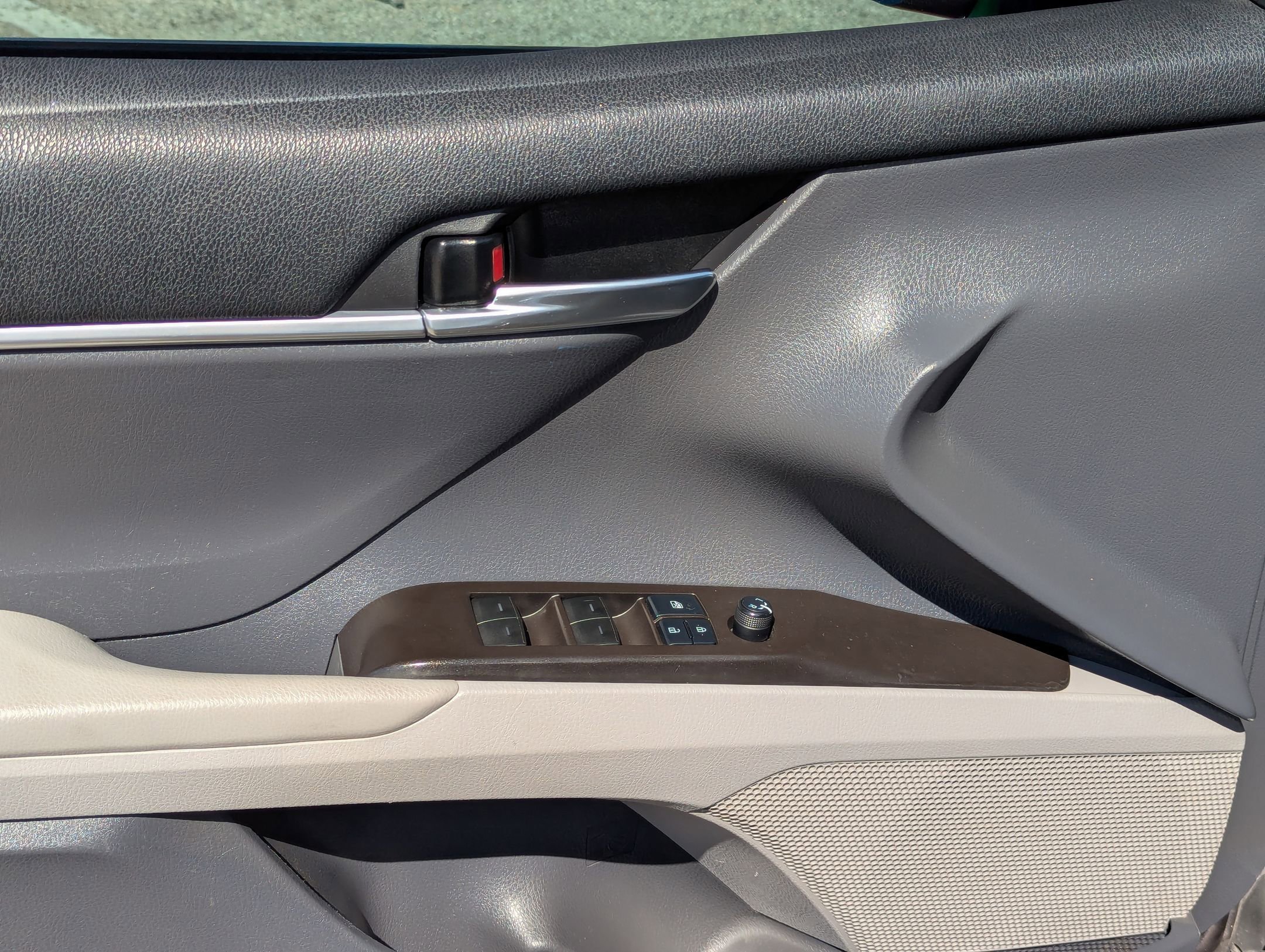 2021 Toyota Camry SE photo 12