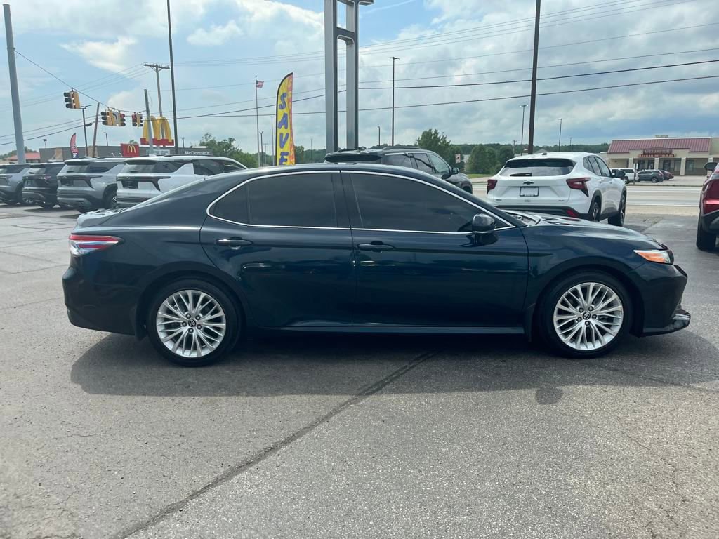 2019 Toyota Camry LE photo 3