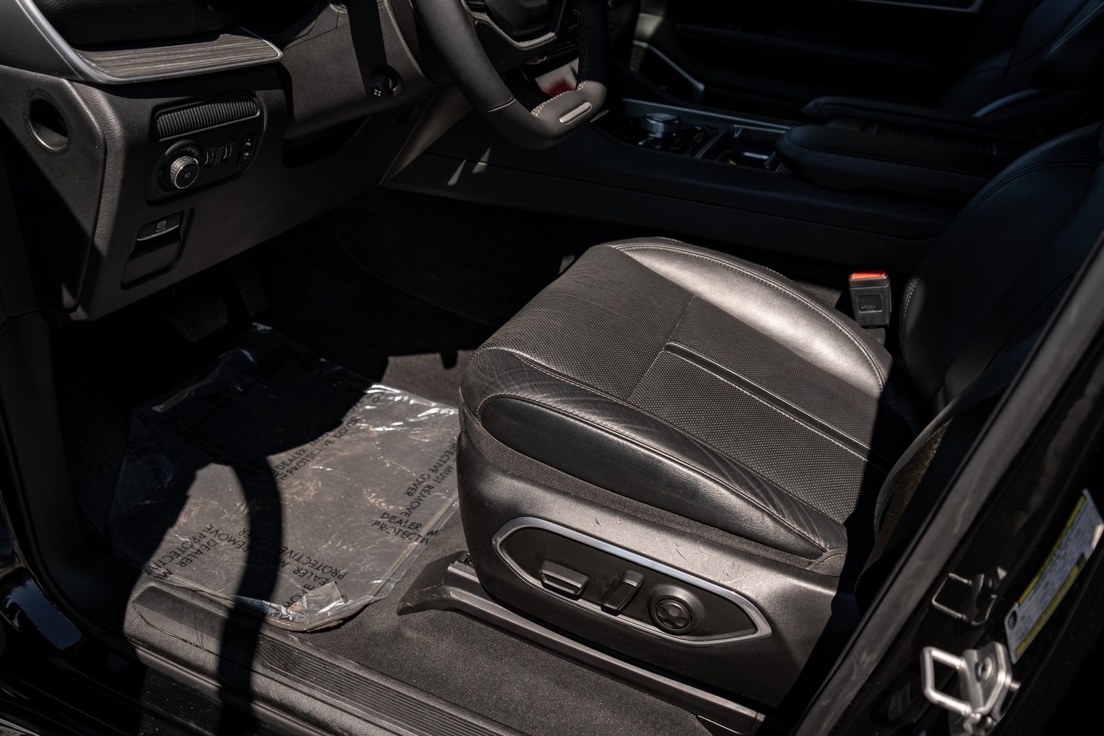 2023 Jeep Wagoneer L Series III photo 15