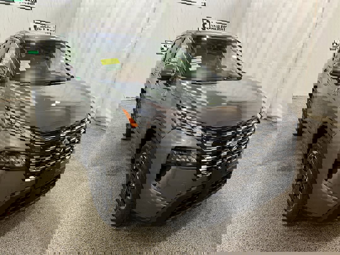 2026 Nissan Rogue SV's photo