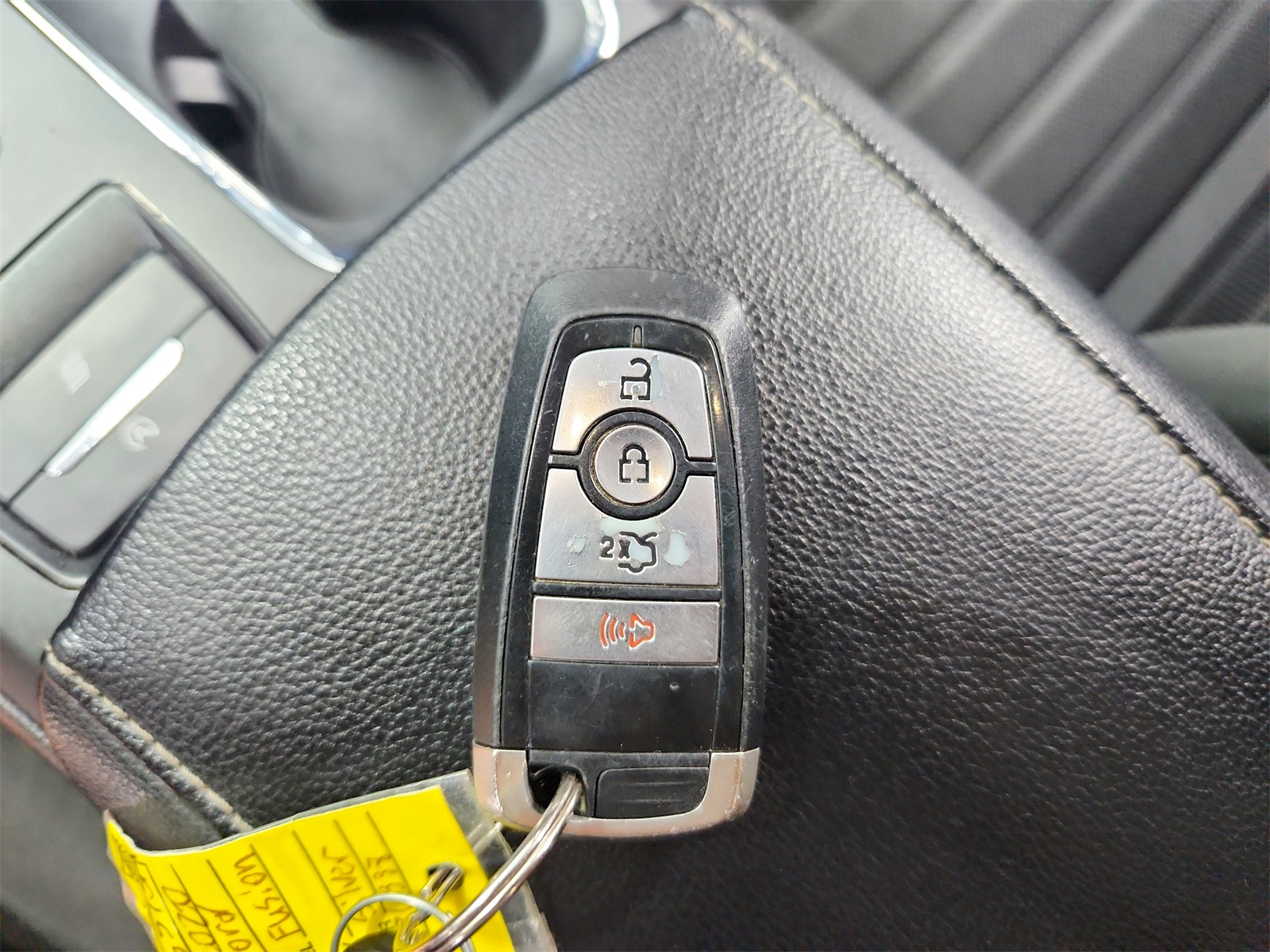 2020 Ford Fusion SE photo 27