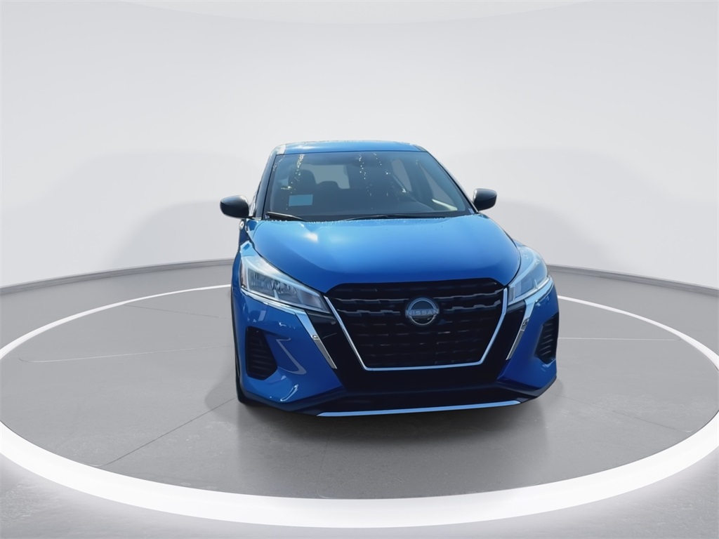 2025 Nissan Kicks Play S photo 3