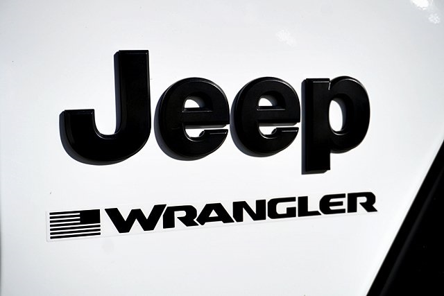 New 2026 Bright White Clear-Coat Exterior Paint Jeep Sport S image 11