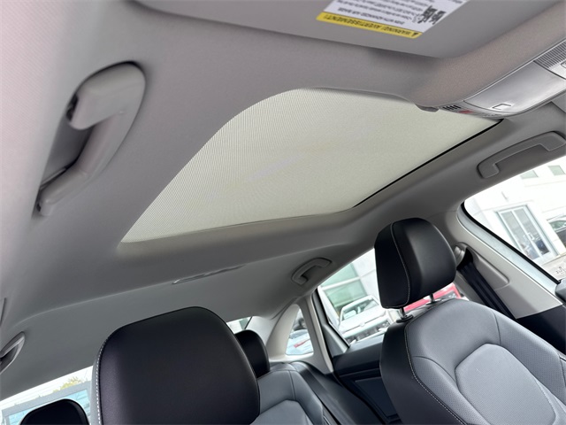 2025 Volkswagen Jetta 1.5T SEL photo 14