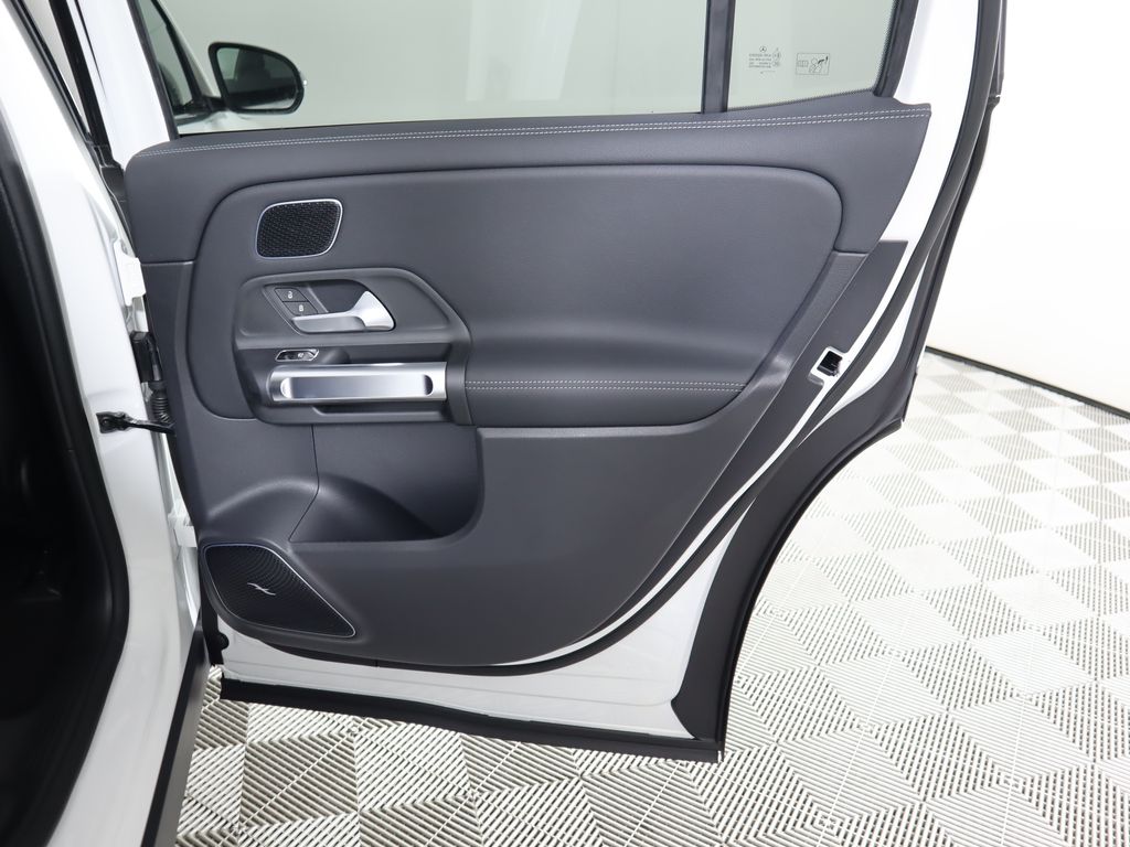 2025 Mercedes Benz EQB photo 26