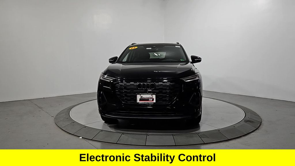 2022 Audi Q4 E-tron Prestige photo 4