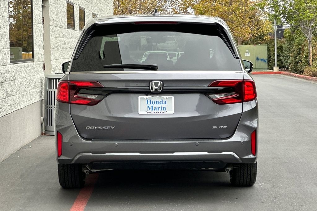 2026 Honda Odyssey Elite photo 4