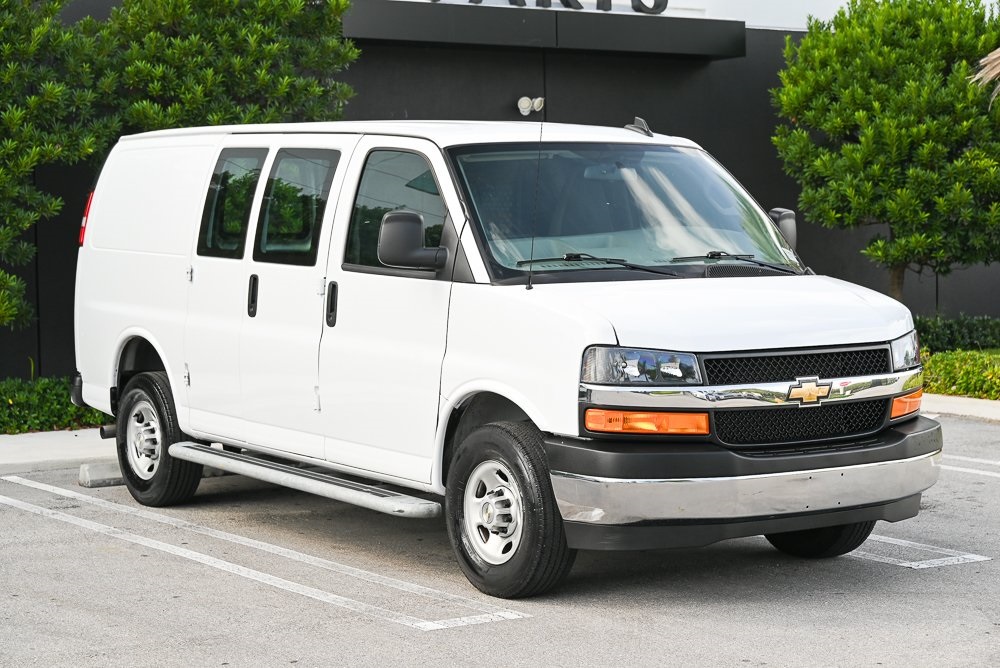 2024 Chevrolet Express 2500 Work Van photo 3