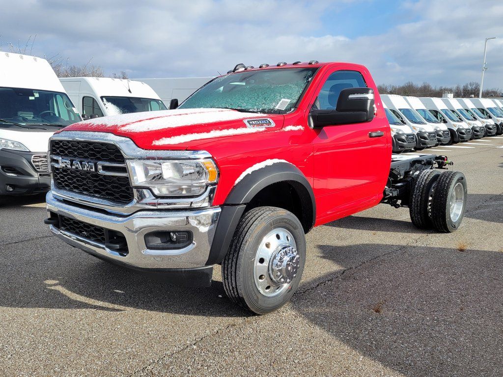 2024 Ram 4500 Tradesman photo 3