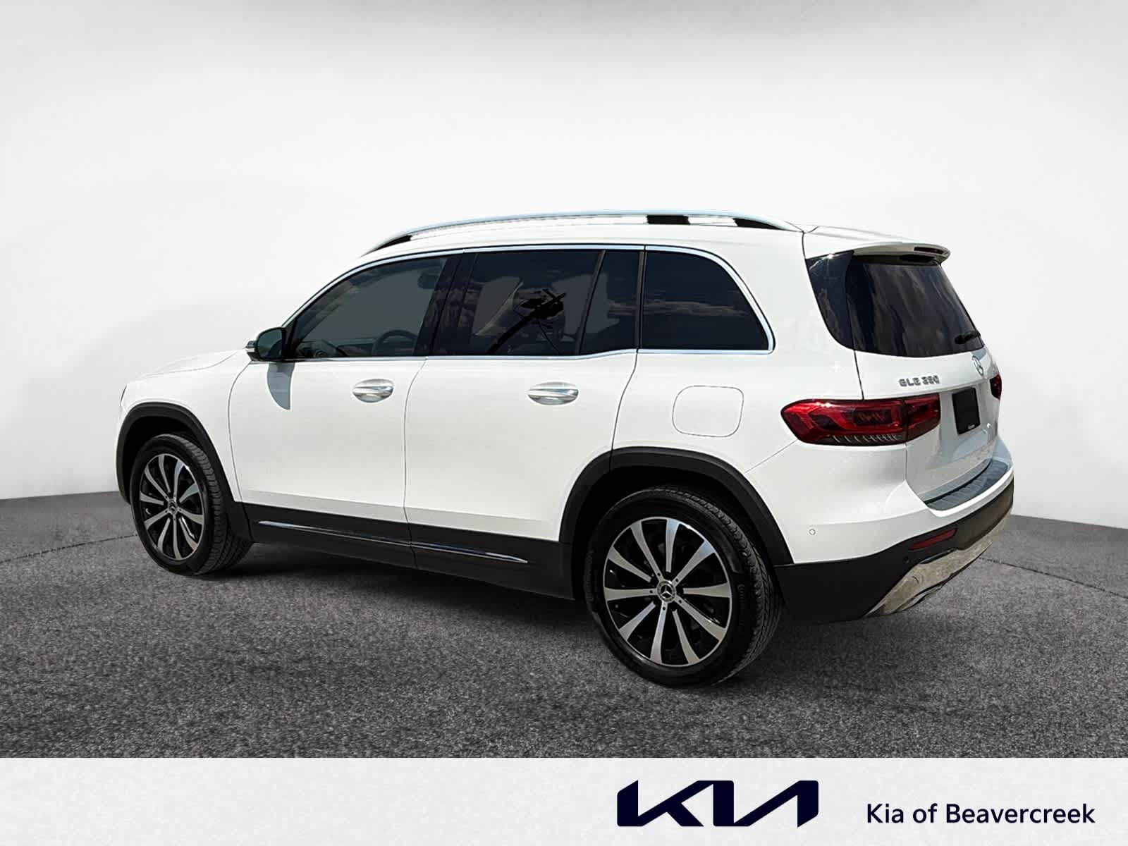 2023 Mercedes Benz GLB 250 photo 2