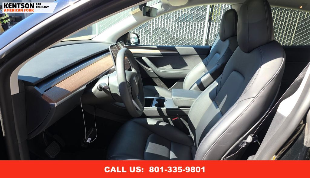2022 Tesla Model Y Long Range photo 3