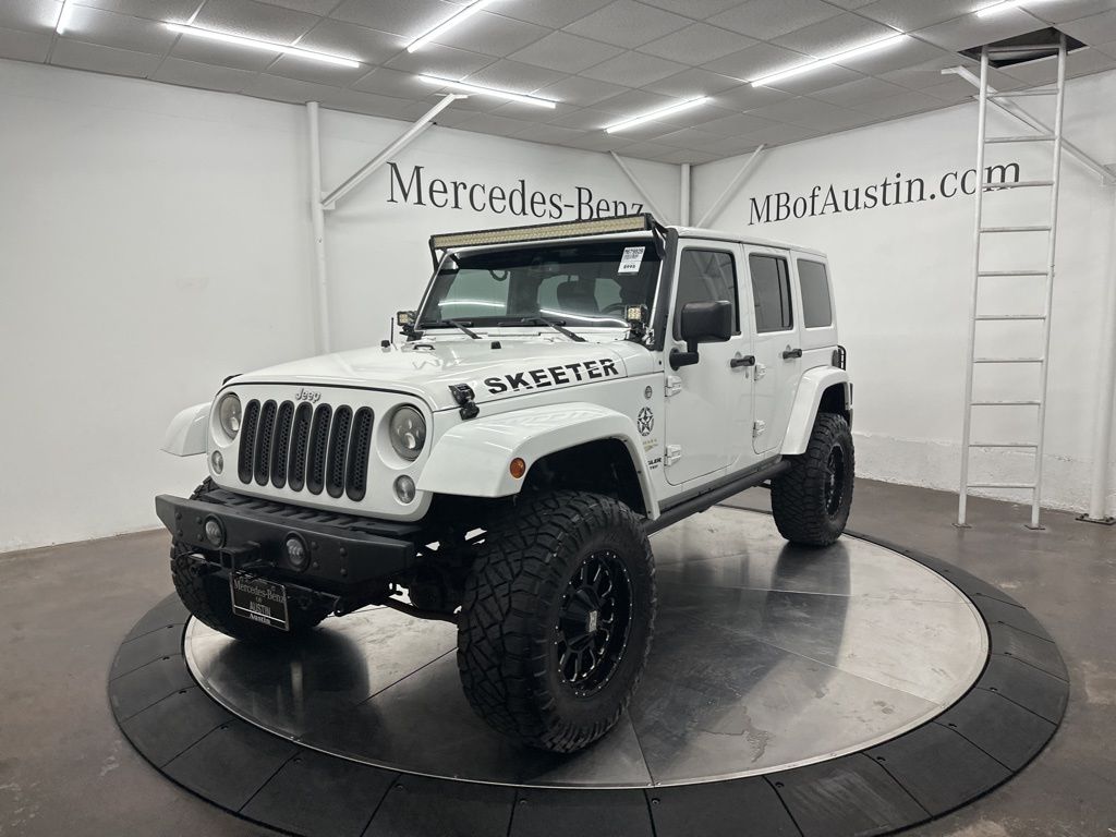 2014 Jeep Wrangler Unlimited Sahara photo 3