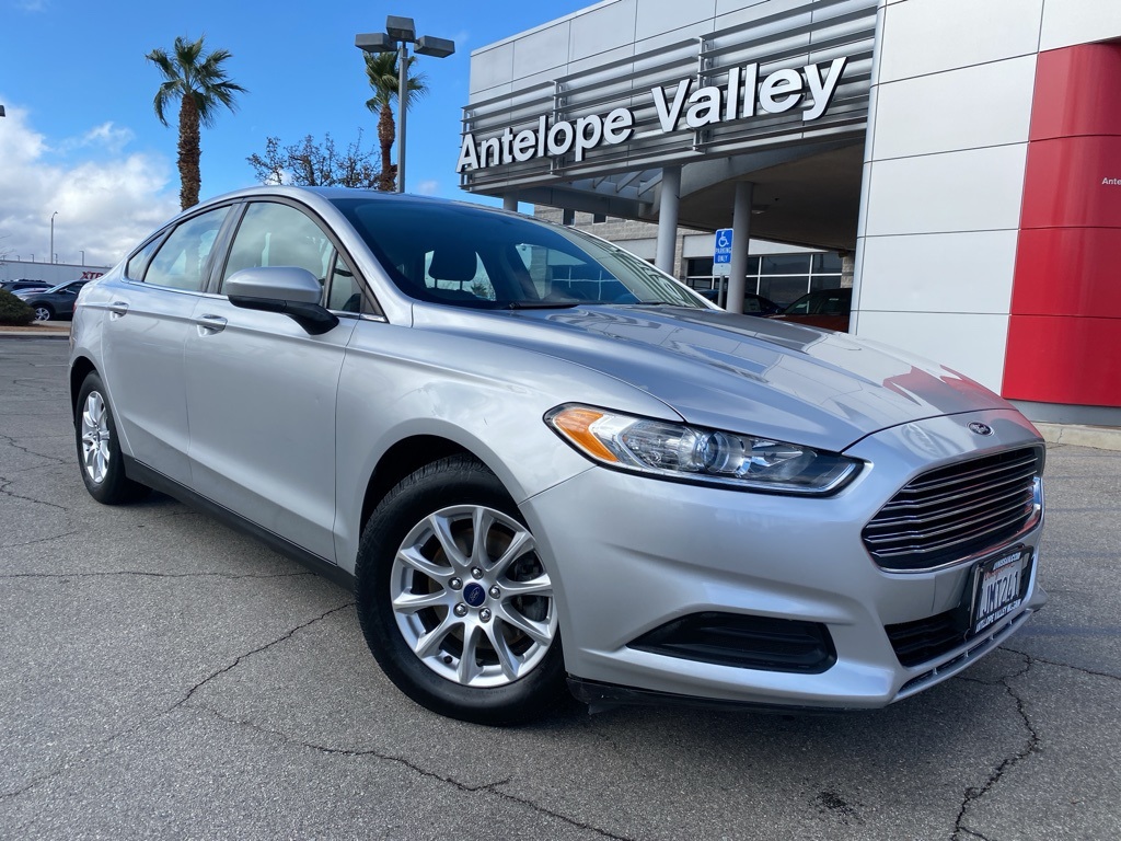 2015 Ford Fusion S's photo